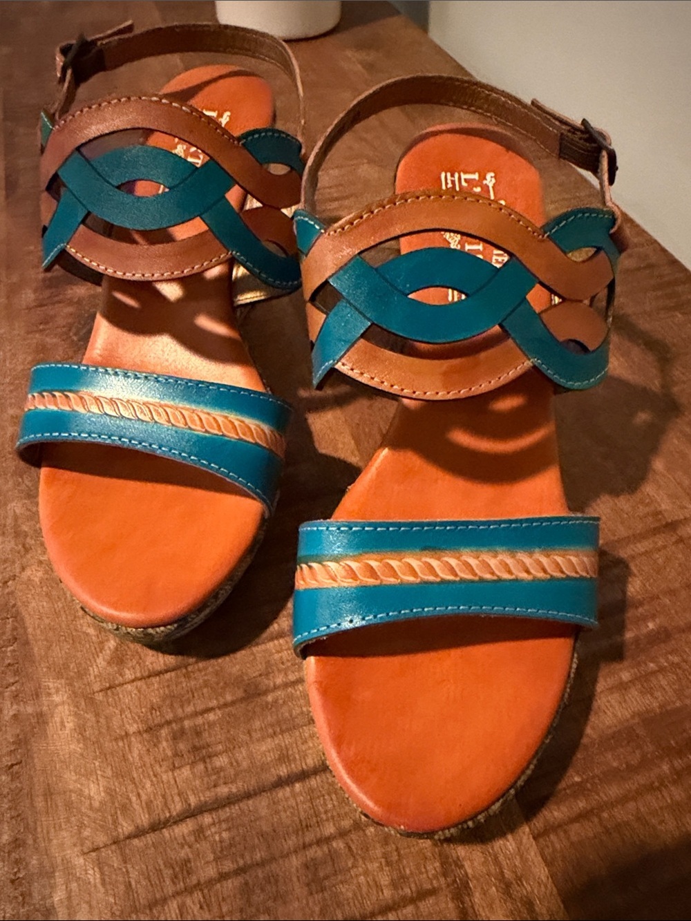 L’Artiste Women’s Leather Sandals in Turquoise and Tan